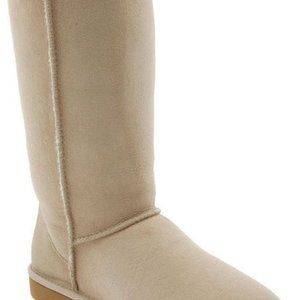 NEW UGGS Classic Tall Boots Size 10